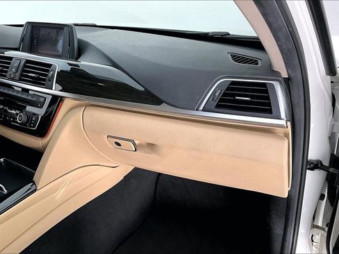 Used 2018 BMW 320i Sedan image 21