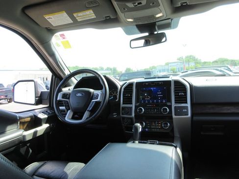 Used 2019 Ford F150 Lariat w/ Equipment Group 502A Luxury AWD/4WD image 28