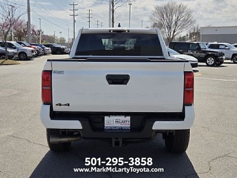Used 2025 Toyota Tacoma TRD Off-Road AWD/4WD image 10