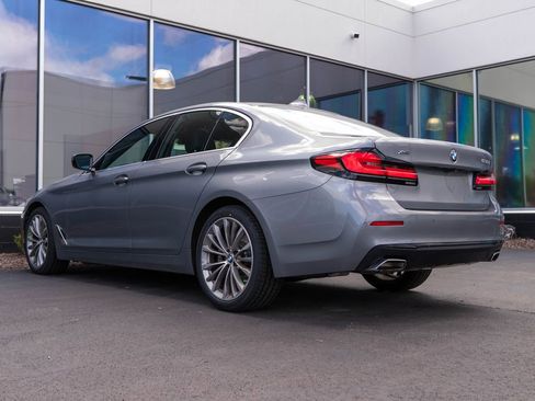 Used 2023 BMW 530i xDrive w/ Convenience Package AWD/4WD image 7