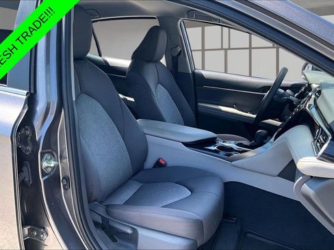 Used 2020 Toyota Camry LE FWD image 28