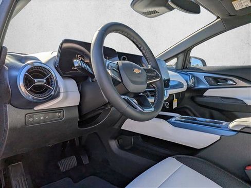 New 2026 Chevrolet Equinox EV LT image 9