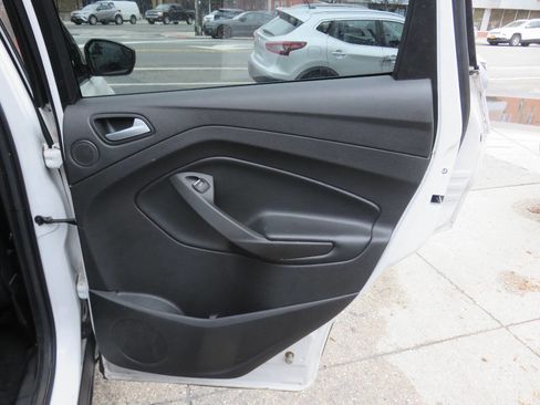 Used 2017 Ford Escape SE w/ Equipment Group 201A image 28