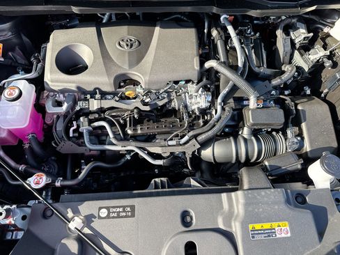 Certified 2025 Toyota Sienna Limited image 18