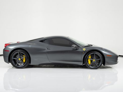 Used 2012 Ferrari 458 Italia Coupe RWD image 2