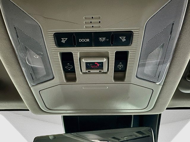 Used 2020 Toyota RAV4 Limited AWD/4WD image 14