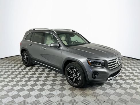 Used 2026 Mercedes-Benz GLB 250 image 1