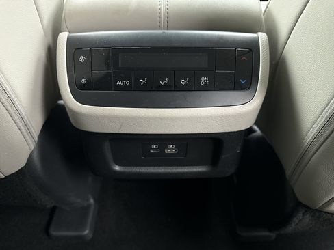 Used 2023 Nissan Pathfinder SL AWD/4WD image 20