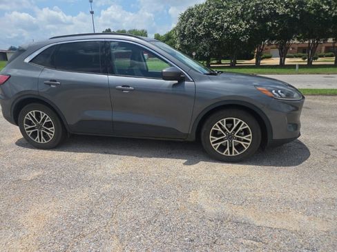 Used 2022 Ford Escape SEL w/ Technology Package FWD image 10