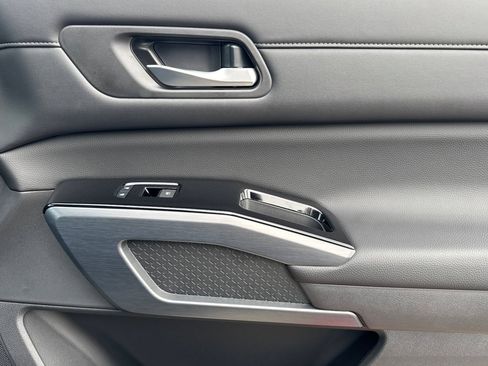 New 2025 Nissan Pathfinder SL image 21