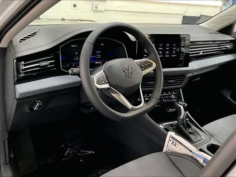 New 2026 Volkswagen Jetta SE image 8