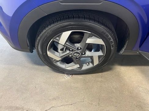 Used 2025 Hyundai Venue Limited FWD image 30