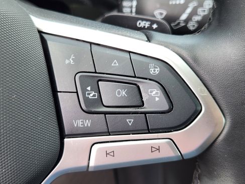 Used 2025 Volkswagen Atlas Peak Edition SE image 24