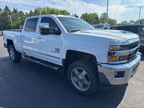 Used 2019 Chevrolet Silverado 2500 LTZ w/ Duramax Plus Package AWD/4WD image 5
