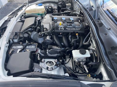 Used 2016 MAZDA MX-5 Miata Sport image 25