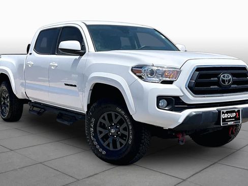 Used 2022 Toyota Tacoma SR5 RWD image 3