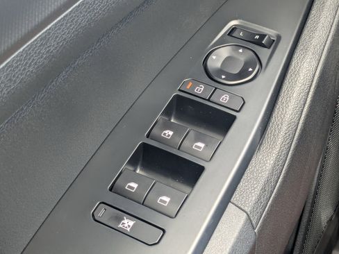 New 2026 Kia Sportage LX FWD image 28