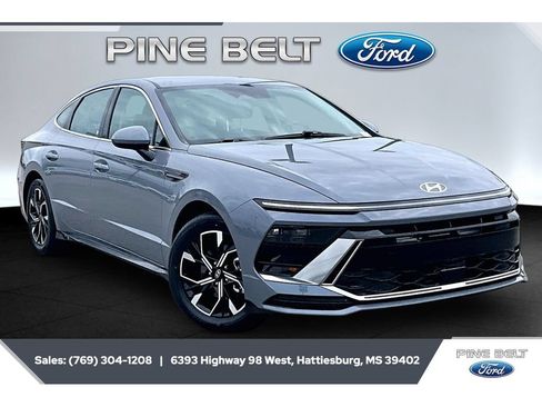 Used 2025 Hyundai Sonata SEL FWD image 1
