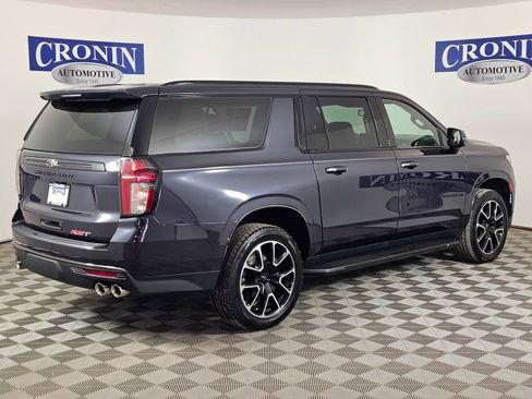 Used 2022 Chevrolet Suburban RST w/ Sport Performance Package AWD/4WD image 5