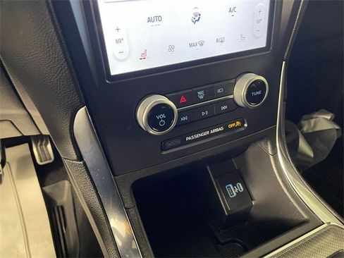 Certified 2021 Ford Edge ST w/ Equipment Group 401A image 8