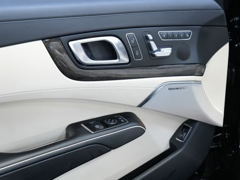 Used 2015 Mercedes-Benz SL 63 AMG image 25