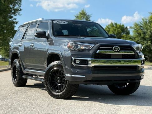 Used 2024 Toyota 4Runner Limited AWD/4WD image 2