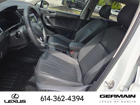 Used 2024 Volkswagen Tiguan SE AWD/4WD image 37