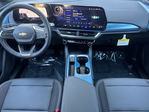 Used 2026 Chevrolet Equinox EV LT FWD image 16