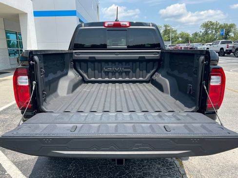 Used 2025 GMC Canyon AT4 w/ AT4X Package AWD/4WD image 9