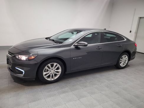 Used 2018 Chevrolet Malibu LT w/ Driver Confidence Package FWD image 2