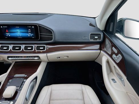 Used 2021 Mercedes-Benz GLS 580 4MATIC image 19