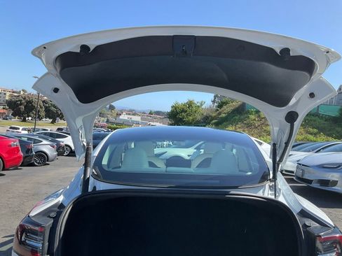 Used 2023 Tesla Model 3 Standard Range image 9