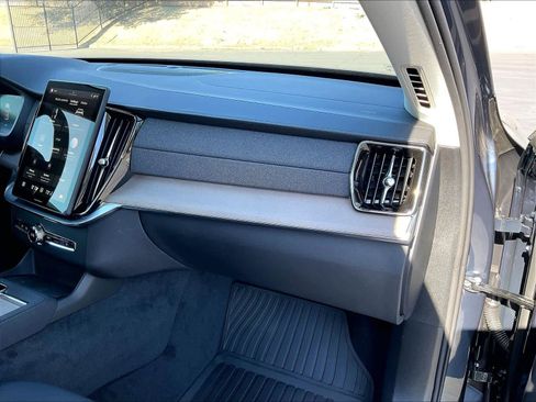 New 2026 Volvo XC90 T8 Plus w/ Protection Package Premier image 29