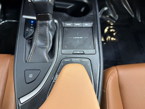 Used 2019 Lexus UX 200 w/ Accessory Package 2 FWD image 33