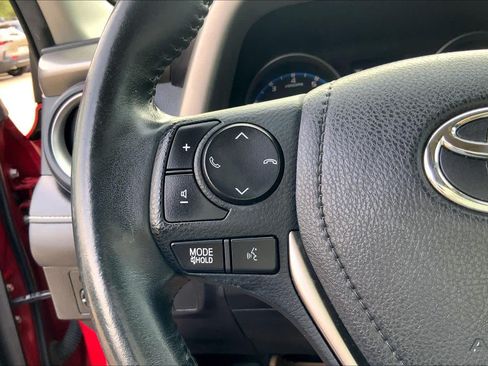 Used 2017 Toyota RAV4 XLE AWD/4WD image 24