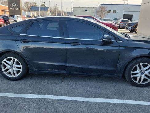 Used 2013 Ford Fusion SE image 3