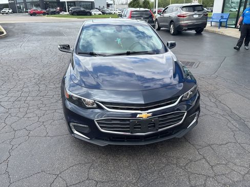 Used 2018 Chevrolet Malibu LT w/ Leather Package image 12