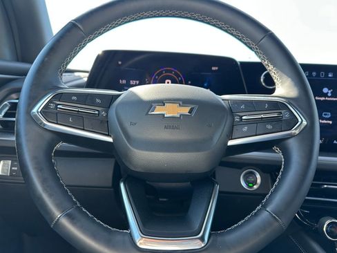 Used 2025 Chevrolet Traverse LT image 27