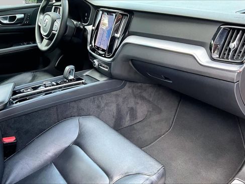 Used 2023 Volvo S60 B5 Core FWD image 19