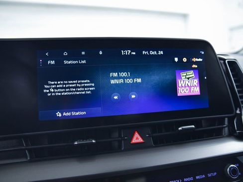 Used 2023 Kia Sportage EX image 21