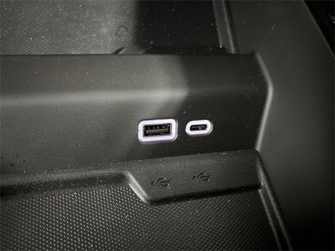 New 2025 Chevrolet Suburban Premier image 35