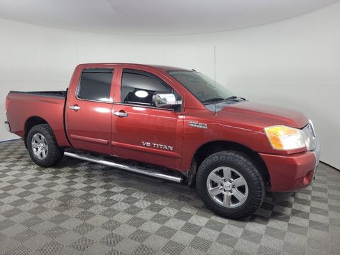 Used 2014 Nissan Titan SV w/ SV Value Truck Package RWD image 11