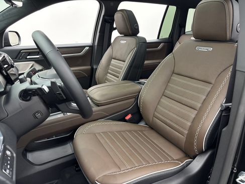New 2026 GMC Acadia Denali Ultimate w/ LPO, Floor Liner Package AWD/4WD image 22