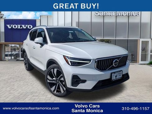 Certified 2023 Volvo XC40 B5 Ultimate w/ Climate Package AWD/4WD image 1