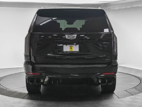 Used 2025 Cadillac Escalade V w/ LPO, ONYX Package image 7