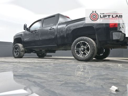 Used 2012 Chevrolet Silverado 2500 LTZ w/ Suspension Package, Off-Road AWD/4WD image 36