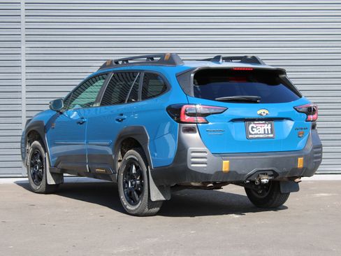 Used 2022 Subaru Outback Wilderness image 7