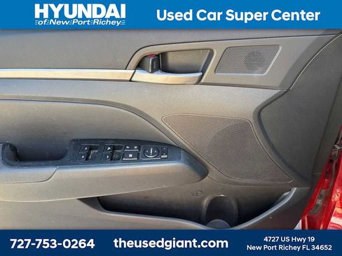 Used 2017 Hyundai Elantra Limited FWD image 10