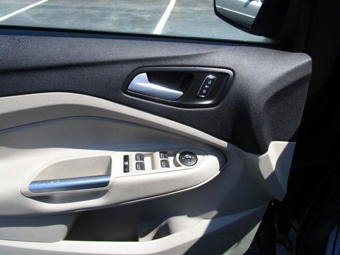 Used 2016 Ford Escape SE w/ SE Leather Comfort Package FWD image 21
