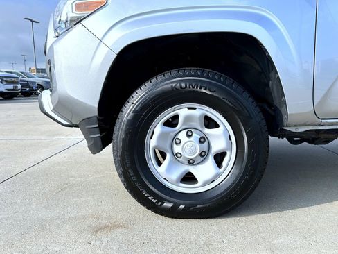 Used 2022 Toyota Tacoma SR image 23